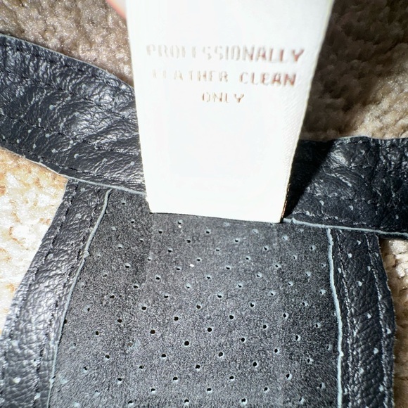 XCVI Perforated black Leather Motorcycle Vest Sleeveless Racerback in W’s small - Picture 7 of 7